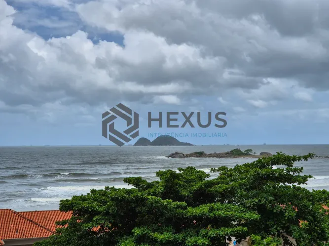 Apartamento beira mar com varanda na Praia das Pitangueiras, Guaruja
