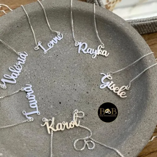 Cordões personalizados femininos 