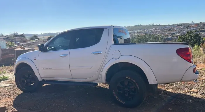 Mitsubishi L200 Triton HPE 3.5 CD V6 24V Flex Aut. 2013
