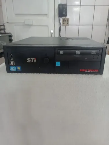 Computador CPU Semp Toshiba processador I5,com Windows 10 instalado