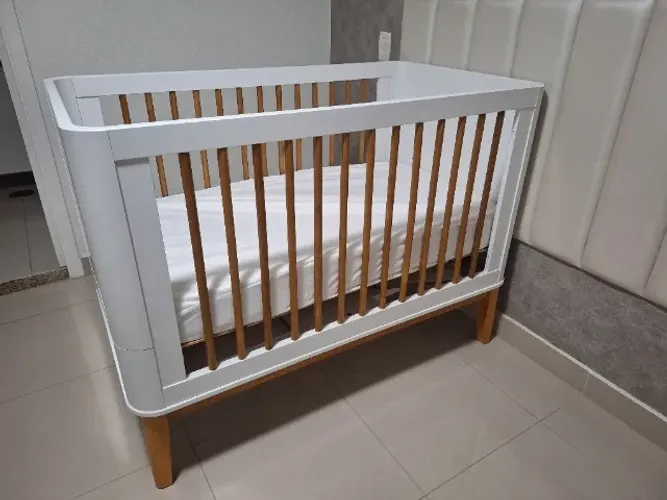 Berço Boom Classic Branco Fosco (Evolutivo / vira cama até 6 anos).