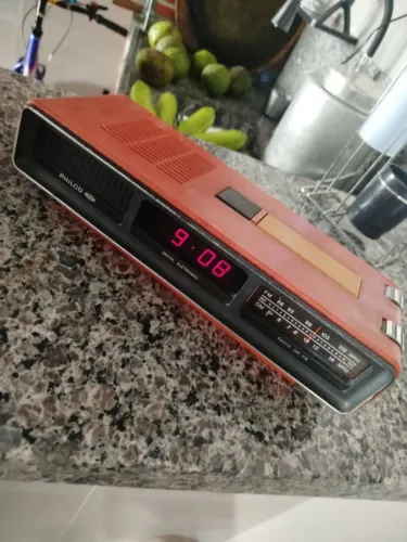 Rádio relógio Philco Ford leia a descrição