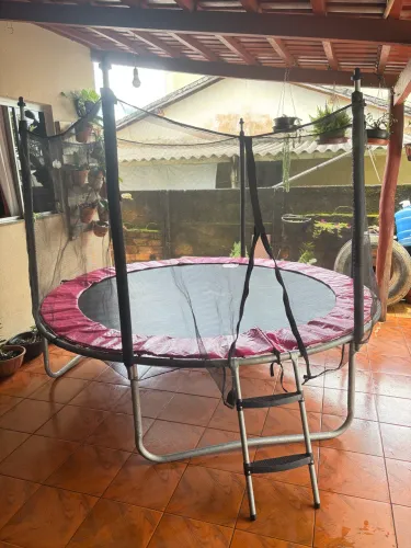 Cama elástica/pula pula da marca Henri Trampolim, 2,44m