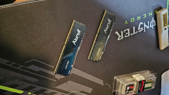 Memórias Kingstom Fury 2x8GB(16 GB) RGB
