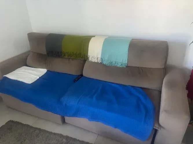 Sofá retrátil bege 2?50