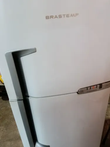 Vende se geladeira Brastemp 