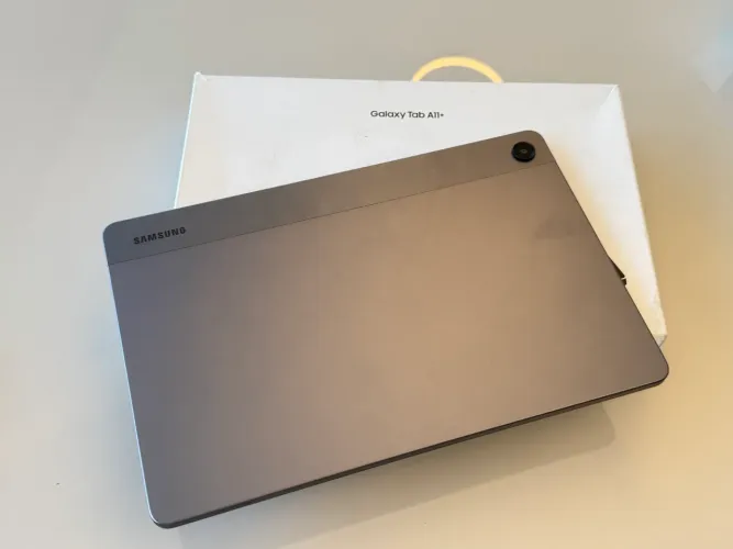 Tablet Samsung A11 PLUS Wi-Fi 128GB Impecável