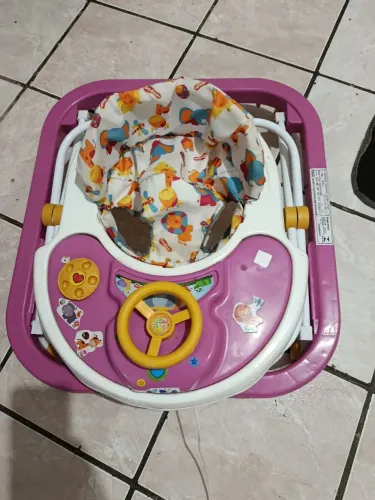 Anda já semi novo mal foi usado. menina