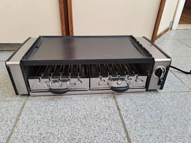Churrasqueira/ grill elétrica,127 v, com grelha dupla face,10 espetos,Cuisinart