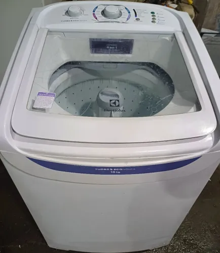 Máquina de lavar roupas Electrolux