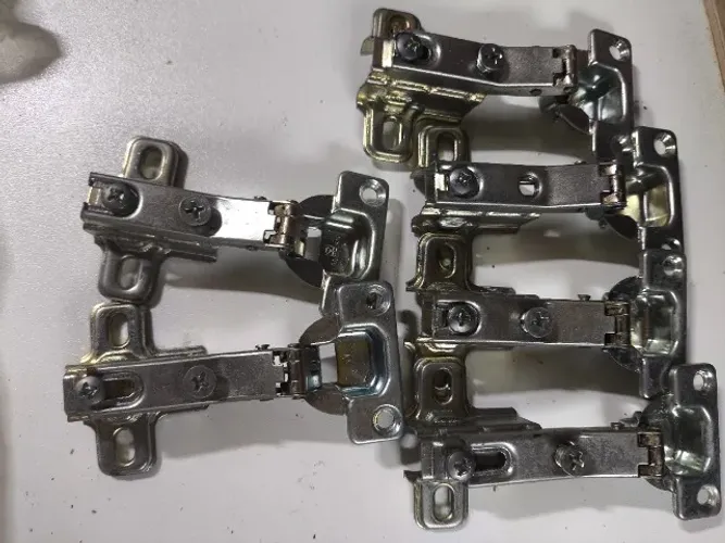 Lote com 14 Dobradiças de caneco para móveis - NOVAS
