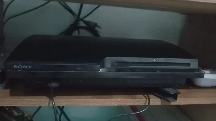 Ps3 + brinde (pra sair hoje)