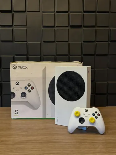 Xbox Series S, 1 Controle Original, Bateria Recarregável Inclusa