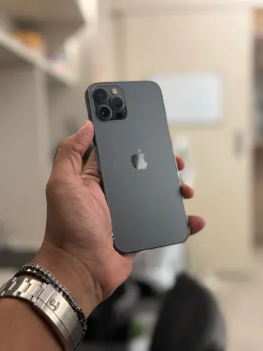 IPHONE 12 PRO 256GB COM TELA NOVA, ACEITAMOS SEU IPHONE USADO.