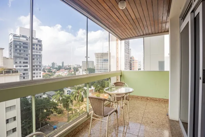 Apartamento no Campo Belo com 4 dormitórios e acesso privativo por elevador REF: OR