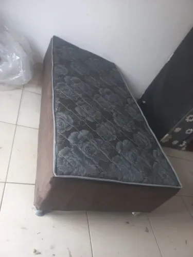 CAMA BOX SOLTEIRO ESPUMA D28 SEMI NOVA R$260- ENTREGO