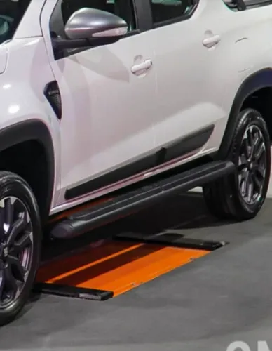 Estribos laterais Fiat Noca Strada de 2021 a 2026 originais e nunca usados.