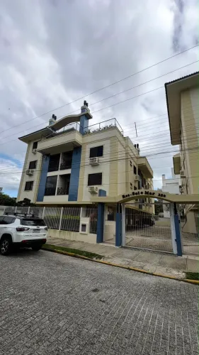 Alugo apartamento de 2 quartos mobiliado em Jurerê