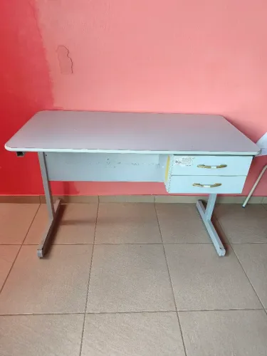 Vendo mesa para escritório