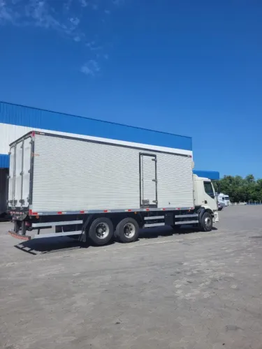 BAÚ REFRIGERADO GANCHEIRO
