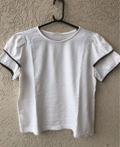 Camiseta Marfinno branca texturizada detalhe verde tam M