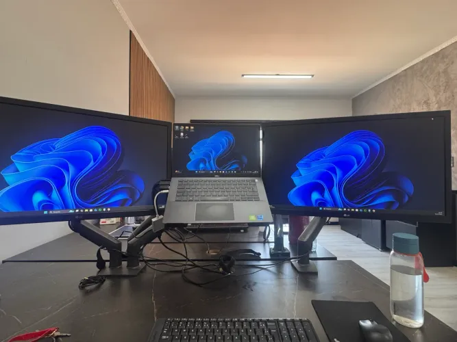Monitor LG 24 polegadas 165 hz , base original 