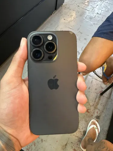 Iphone 15 pro 128gb nuca foi trocado nada