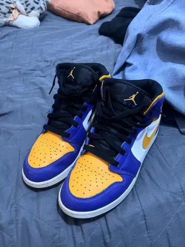 Tênis air jordan 1 lakers
