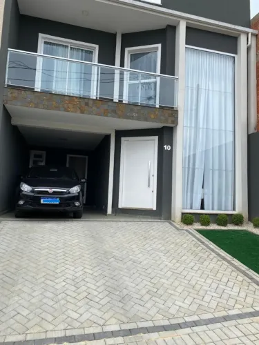 Sobrado com 3 dormitórios à venda, 135 m² por R$ 699.900,00 - Capão Raso - Curitiba/PR