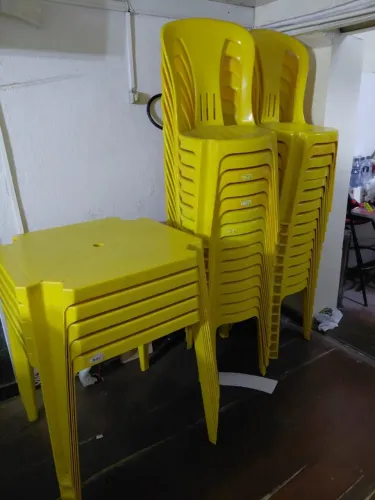 Jogo de mesa c/ 4 cadeiras