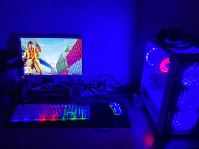I7 3770 + GTX 1050TI + 16GB RAM + SSD