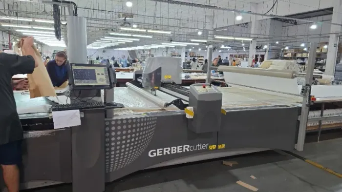 Máquina Automática de Corte de Tecidos GERBER Z7