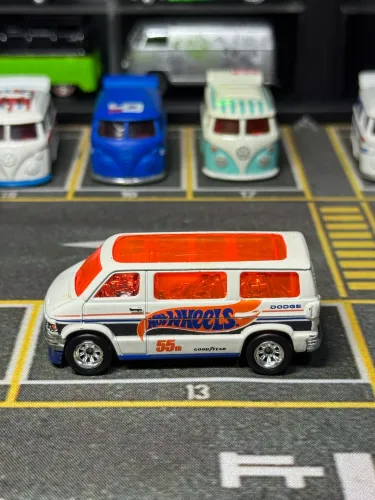Lote Dodge Van - Hotwheels