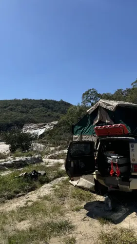 Suporte deslizante de geladeira para Troller (2015+)