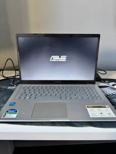 Notebook ASUS i3 