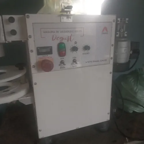 Máquina de salgados e doces