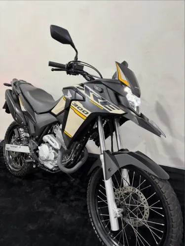 VENDO XRE 300 ADVENTURE 2022 - Entrada a partir de 6.000