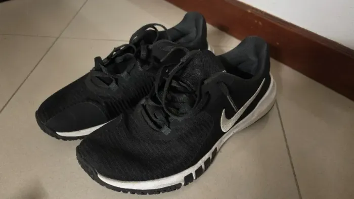 Tênis Nike Flex Control 4 - Tamanho 40