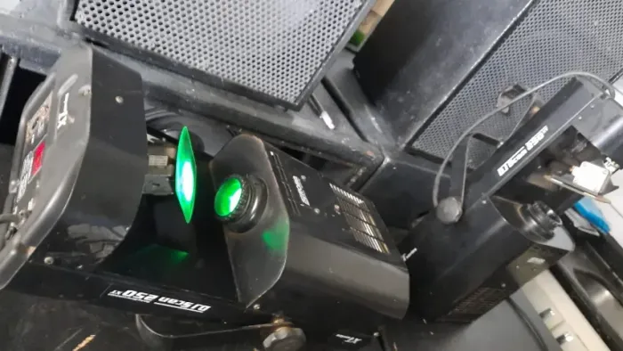Luz para festa Scan 250 xt Robi produzido Republica Tcheca funcionando 100%
