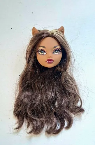 Boneca Monster High (cabeça da Clawdeen)