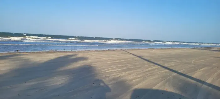 PRAIA DE PANAQUATIRA: Lote vista mar pé na areia  Grande Ilha de São Luís.