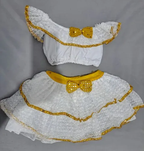 Fantasia de "Baianinha" (eu acho)  Tamanho 5 / 6