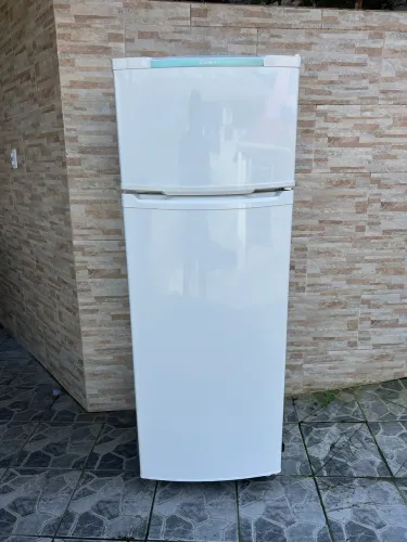 Geladeira Consul Defrost