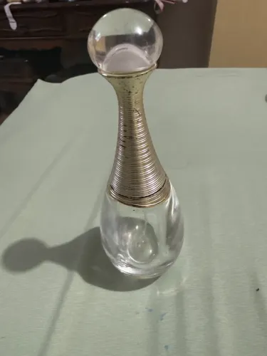 Vidro de perfume Jadore 