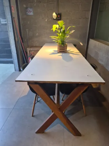 VENDO MESA RETANGULAR - MADEIRA - 2,75 X 0,90