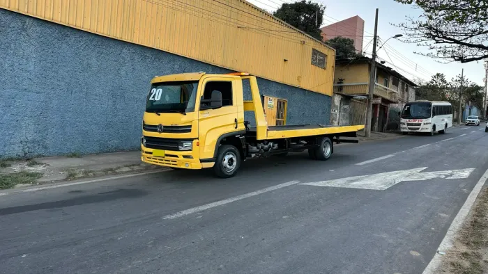 Caminhao VW 11-180 plataforma guincho