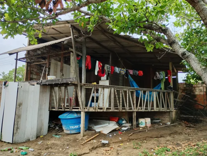 Vendo casa pequena.
