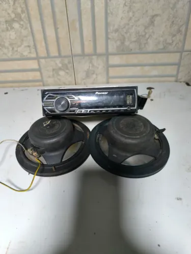 Rádio Pioneer USB + Par de Alto-falantes Automotivos