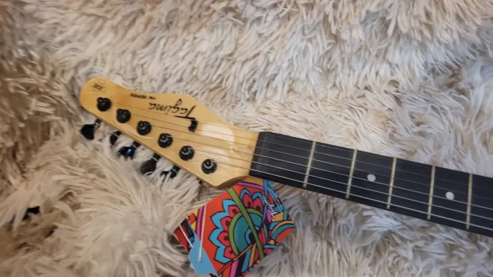 Guitarra Tagima TW series 520