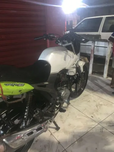 Vende se por 6.000